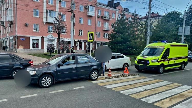 Водитель автомобиля сбил школьницу на пешеходном переходе в Ставрополе
