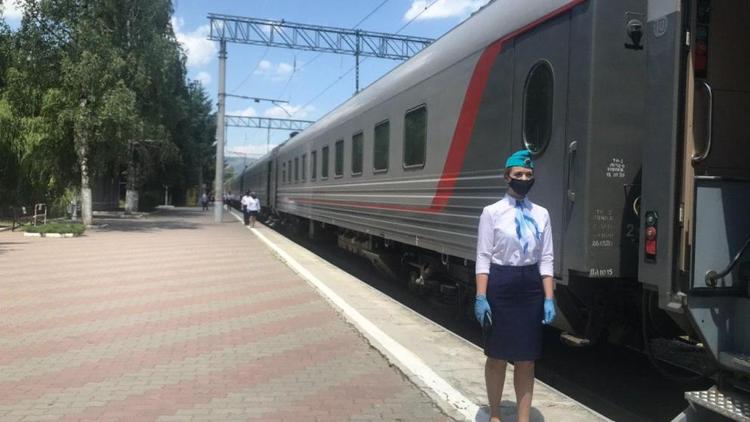 Из Кисловодска отправился первый поезд в Симферополь