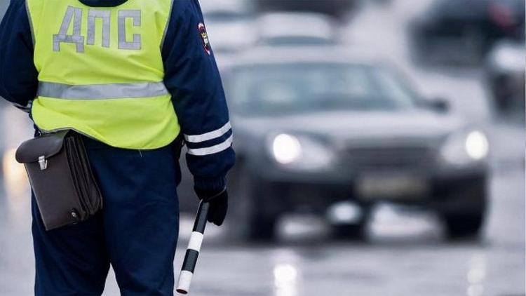 В Ставрополе к ответственности привлекли объезжавшего пробку по встречной полосе водителя