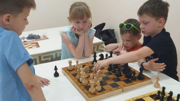 При храме станицы Зольской на Ставрополье открылся шахматный клуб