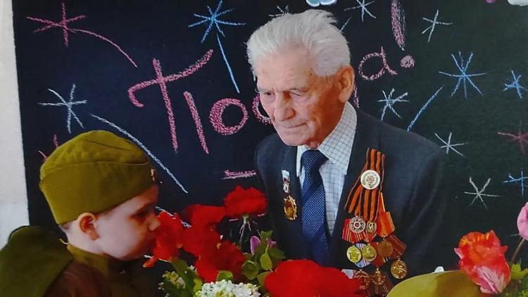 Своё 95-летие отметил ветеран войны из Александровского округа Ставрополья