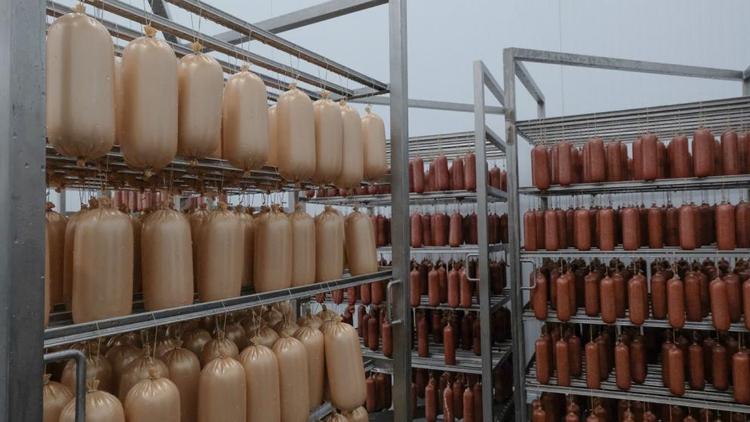 Ставропольские предприятия выпускают более 200 наименований колбас и мясных деликатесов