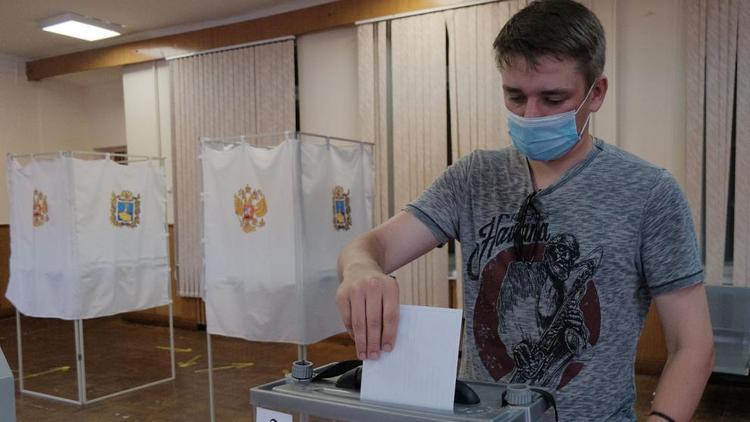 Жители Ставрополья продолжают голосовать за гимн края онлайн и оффлайн