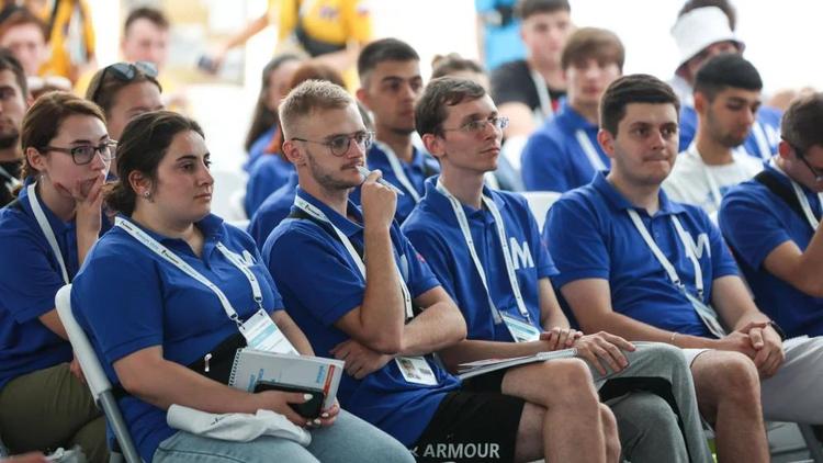 Мария Киселёва встретилась с участниками форума «Машук» в Пятигорске
