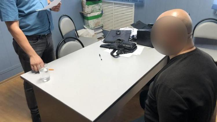 Житель Георгиевска обвиняется в даче взятки сотруднику УФСБ