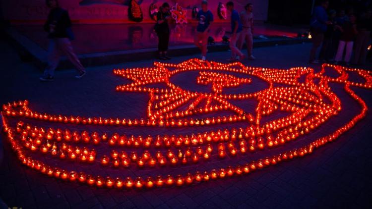 Ставропольские выпускники зажгли тысячи огней в память о героях войны