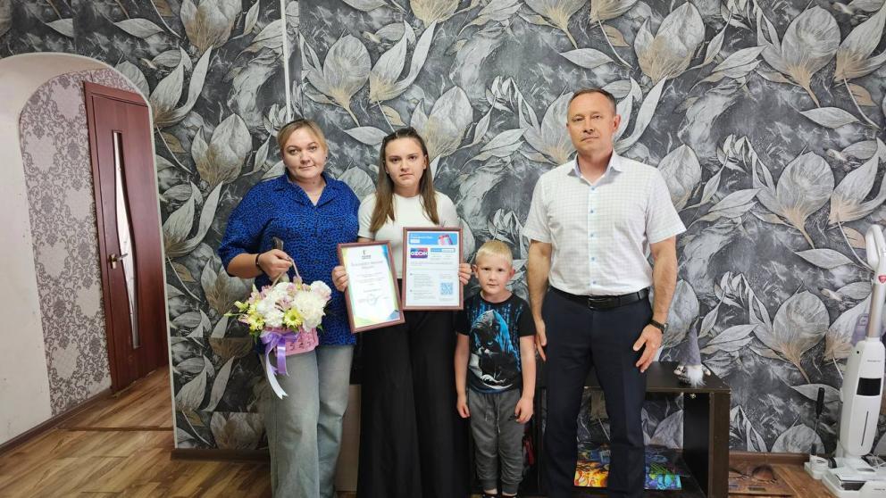 Победительница онлайн-флешмоба в Предгорье попросила грейдирование дороги к дому