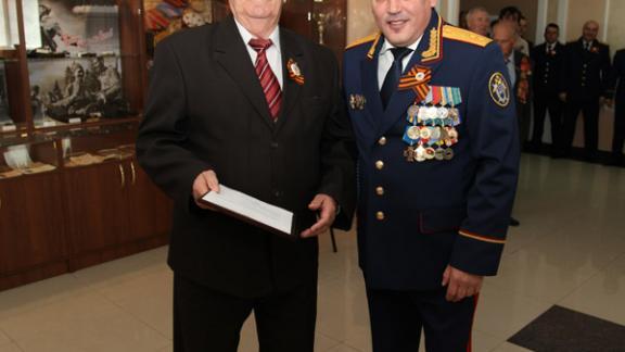 Уполномоченный по правам человека в крае Алексей Селюков награжден почетной грамотой Следственного комитета РФ