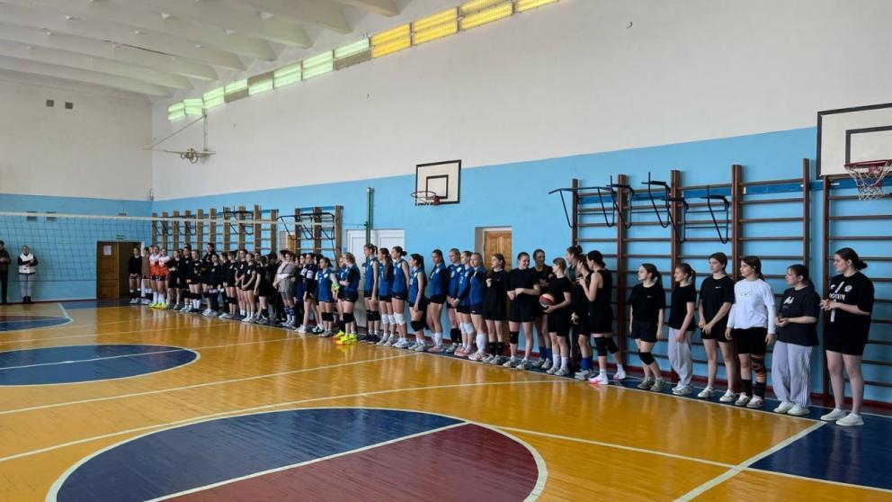 В Ипатовском округе прошли краевые соревнования по волейболу среди женских команд 