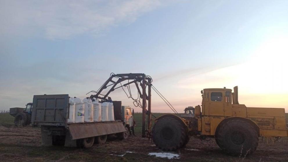 10 округов Ставрополья завершили первую азотную подкормку