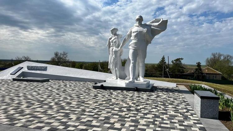 В селе Апанасенковского округа Ставрополья после реконструкции открыли монумент 