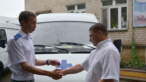 На Ставрополье 4 районные станции по борьбе с болезнями животных получили спецавтомобили