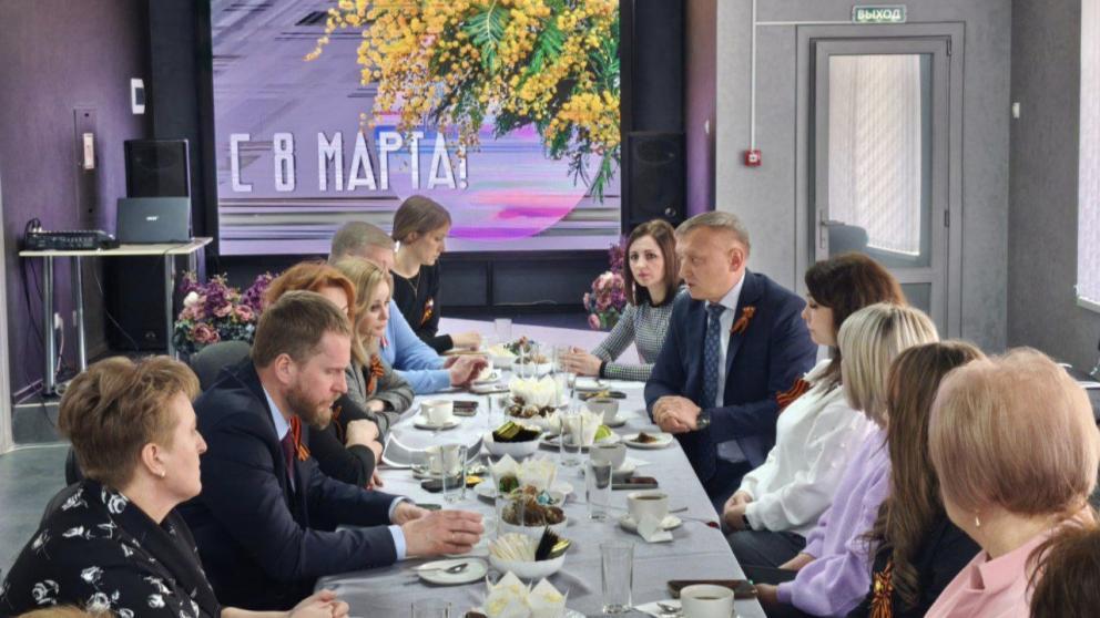 На Ставрополье волонтёров и членов семей бойцов СВО поздравили с 8 Марта 