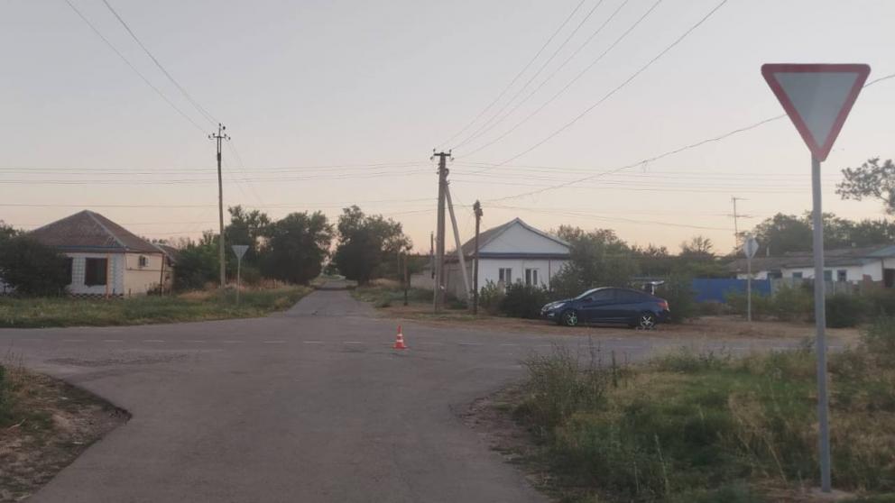 В селе Сотниковском на Ставрополье в аварии пострадал 11-летний скутерист