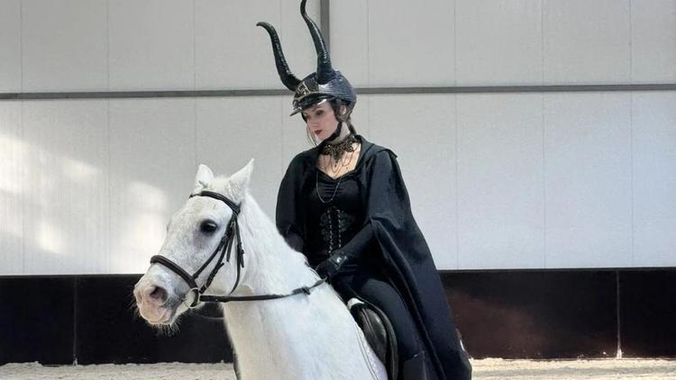 В Ставрополе впервые провели костюмированные турниры по конному спорту