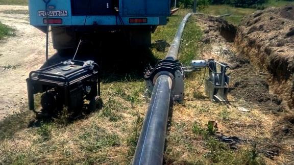 В ставропольской станице Суворовской меняют почти 2 км водовода