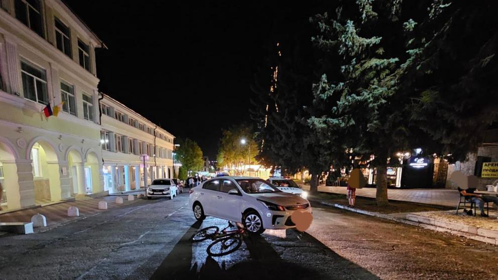 В Ессентуках машина сбила 12-летнего велосипедиста