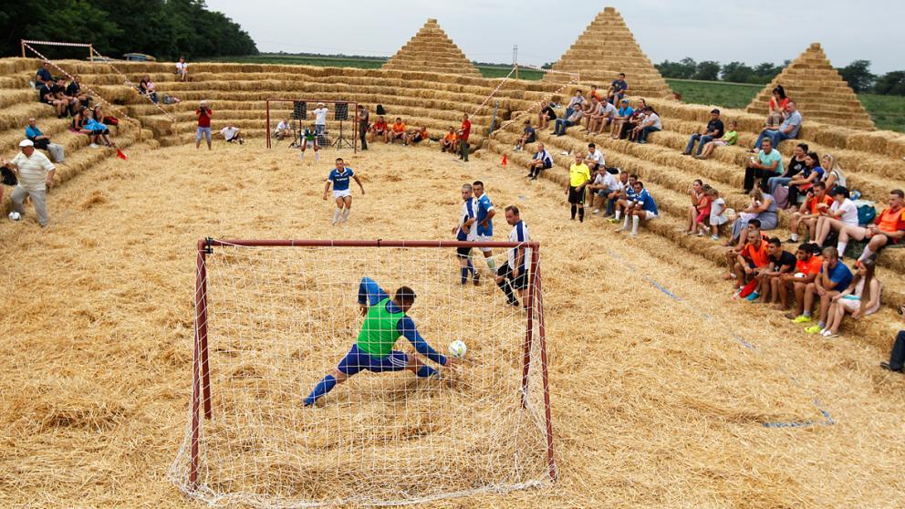 Первый в истории Кубок мира по соломенному футболу состоялся на ставропольской «Зенит Арене»