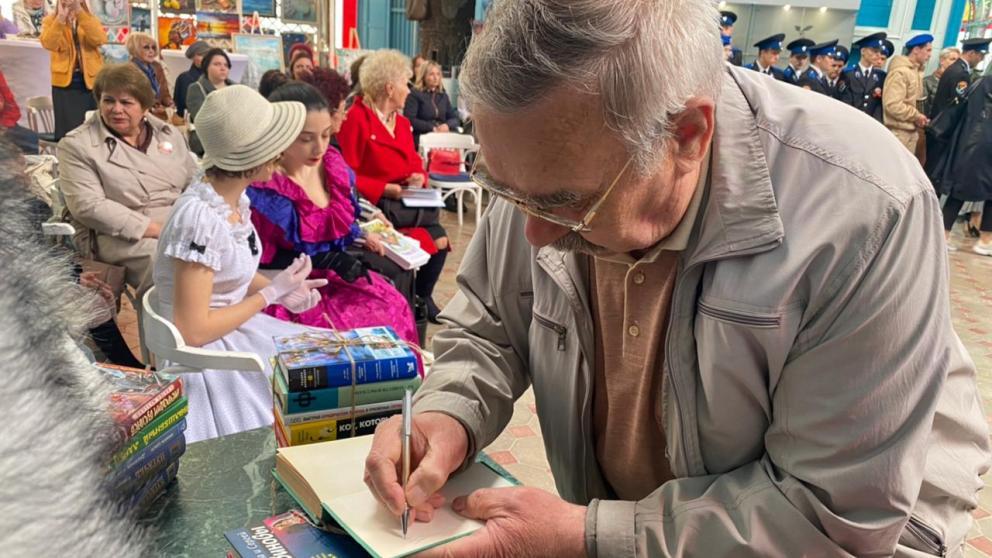 В Железноводске дали старт формированию народной библиотеки