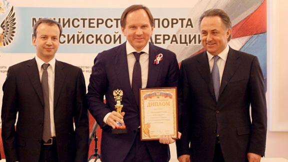 Министр РФ по делам Северного Кавказа Лев Кузнецов награжден золотым значком ГТО