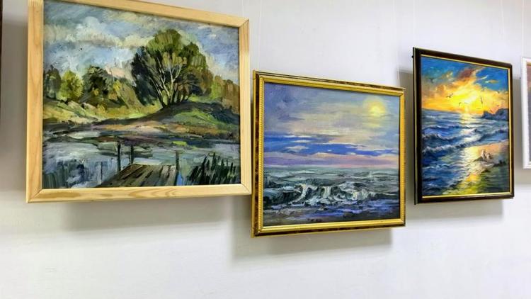 В Ставрополе открылась выставка живописи «Цветные берега»