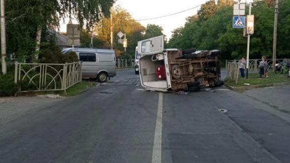 Автомобиль скорой помощи попал в ДТП в Ставрополе