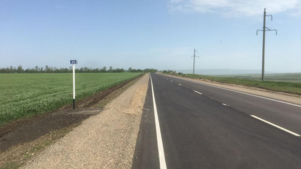 В Кочубеевском округе продолжается обновление дорог