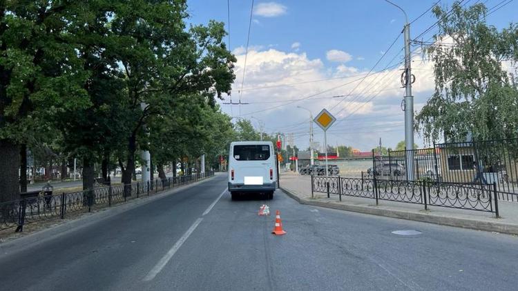 Водитель маршрутки в Ставрополе сбил пожилую женщину