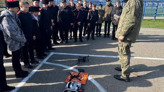 Тактические занятия для казачат Невинномысска провели инструктора Архиерейского казачьего конвоя  