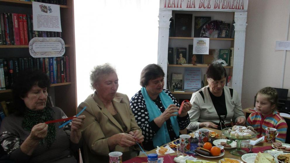 В Донском прошёл фестиваль «Новогодние посиделки»