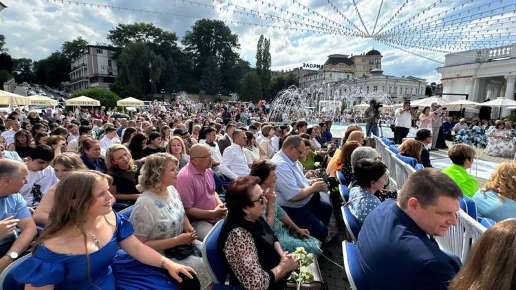 Более 100 выпускников в Кисловодске получили медали