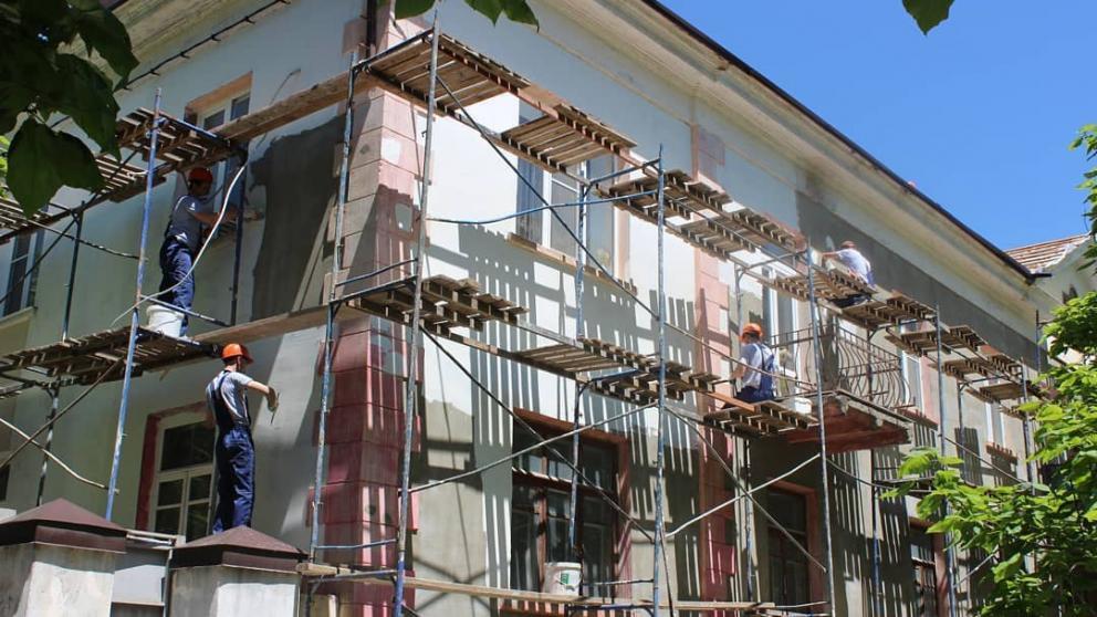 В Ессентуках обновят фасады и крыши 37 многоэтажек