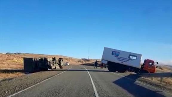 Стихия на Ставрополье: ураганный ветер рвал крыши и опрокидывал грузовики