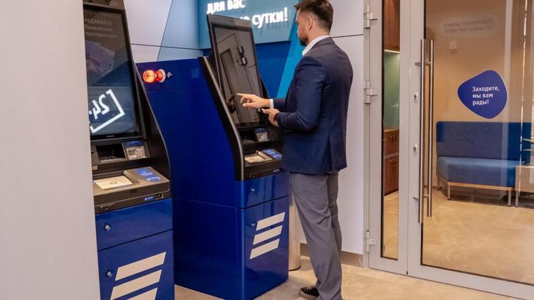 В Кисловодске открылся обновленный офис ВТБ