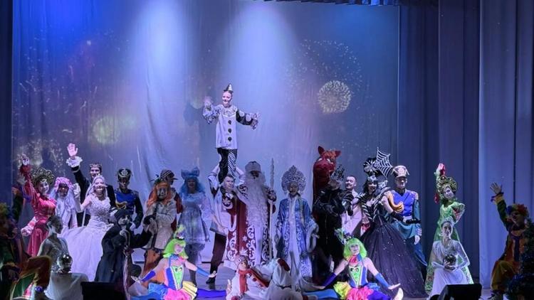 Праздник для юных жителей Антрацита устроили ставропольские артисты