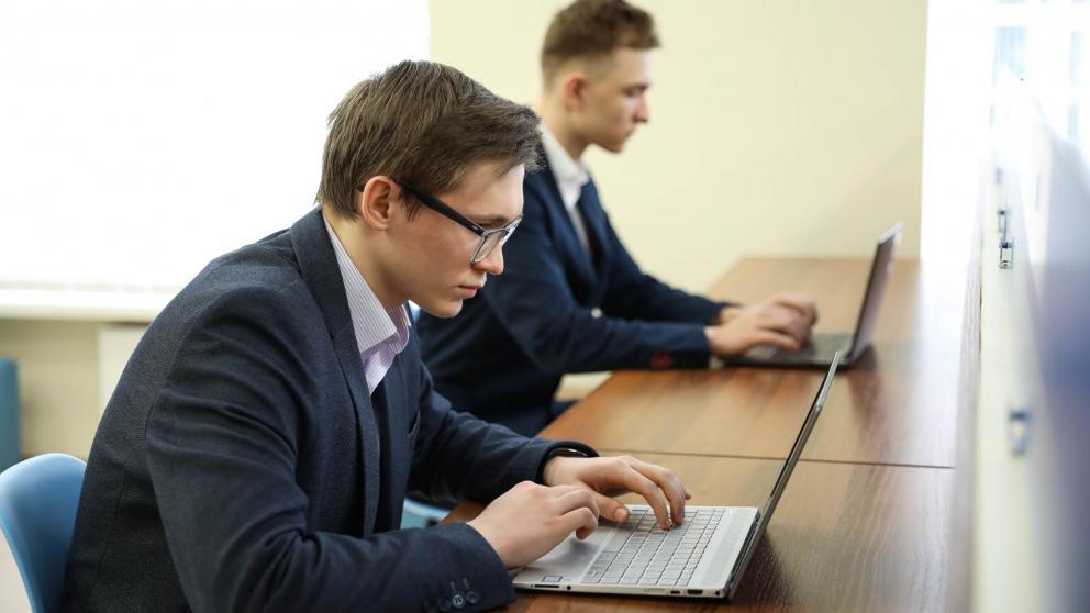 Более 2 млн заявлений в вузы и колледжи подали абитуриенты с помощью Госуслуг