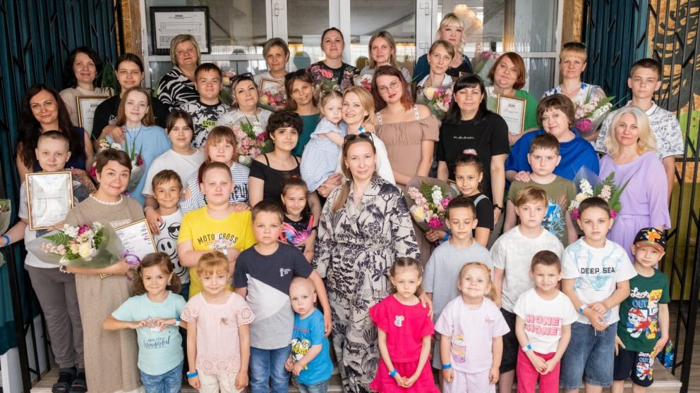 В Ставрополе 15 матерей наградили за родительскую доблесть