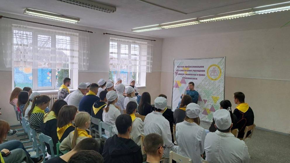 Молодёжь Кировского округа присоединилась к акции «Чистое поколение — 2025»