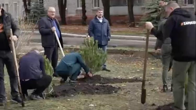 Делегация правительства Ставрополья приняла участие в акции «Сад памяти» в Антраците