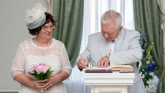 В Ставропольском крае за пять лет поздравили 2500 юбиляров супружеской жизни