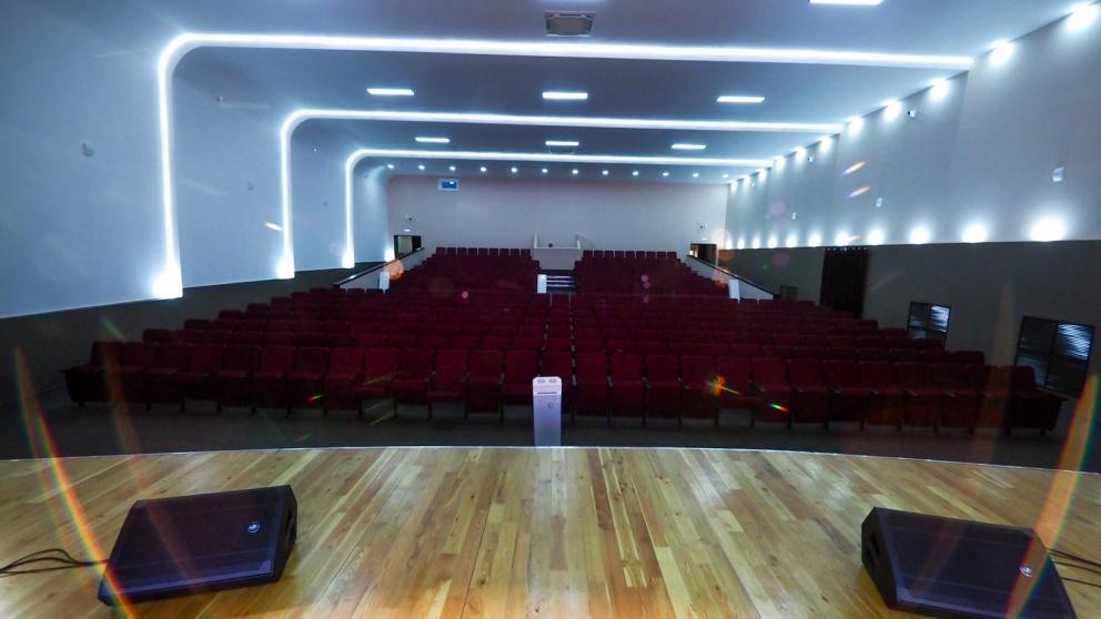 В городе Благодарном на Ставрополье отремонтировали районный центр культуры и досуга