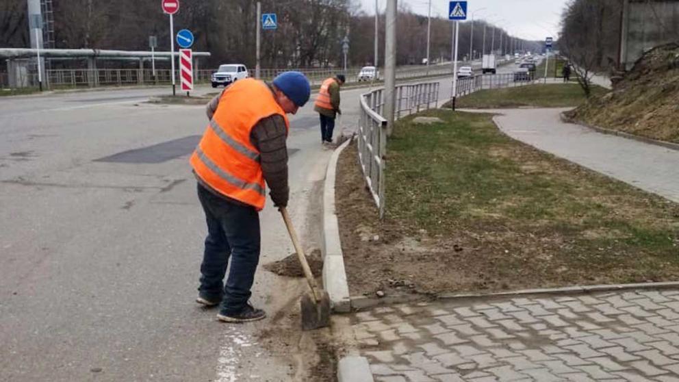 На улицах Ставрополя проводят генеральную уборку