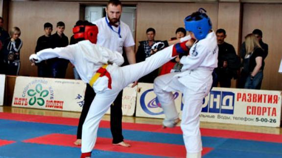 «Полный контакт» каратистов в Минеральных Водах