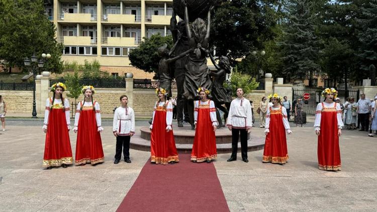 Историческая фотовыставка открылась под открытым небом в Кисловодске