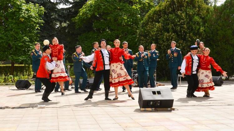 На Ставрополье проходит гастрольный тур ансамбля песни и пляски Росгвардии