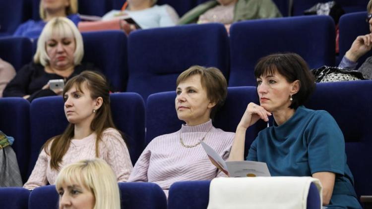 Ставропольские психологи рассказали, как снизить негативное влияние мессенджеров