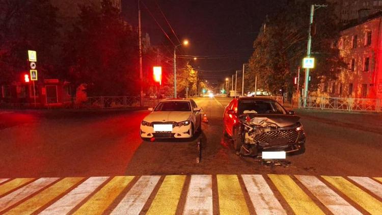 В столкновении двух машин в Ставрополе пострадали оба водителя