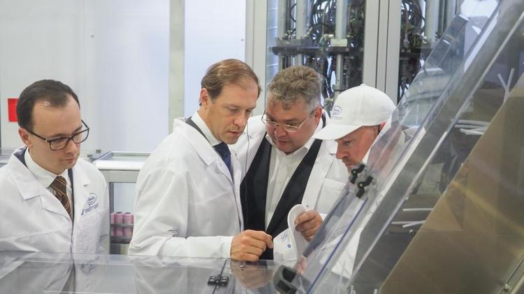 Достижения ставропольской промышленности оценил глава Минпромторга России Денис Мантуров