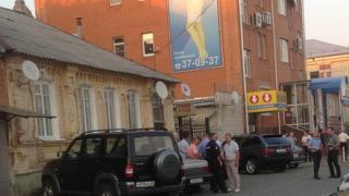 Экспертиза не подтвердила наличие взрывного устройства в предмете, найденном на колесе автомобиля в Ставрополе