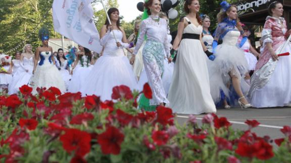 В Ставрополе прошел традиционный карнавал невест